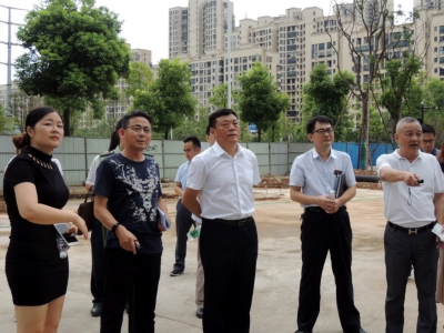 長(cháng)沙高新(xīn)區(qū)管委會領導一行到今天集團項目現場調研辦(bàn)公(gōng)